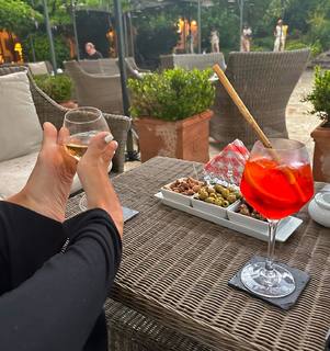 Emily Black feet photo thumbnail