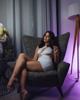 Emily Black feet photo thumbnail