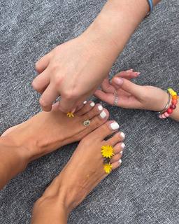 Emily Black feet photo thumbnail