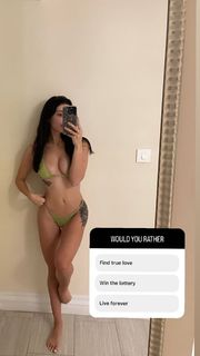 Emily Black feet photo thumbnail