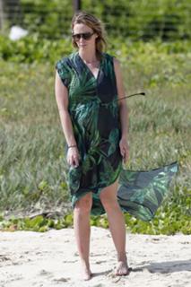 Emily Blunt feet photo thumbnail