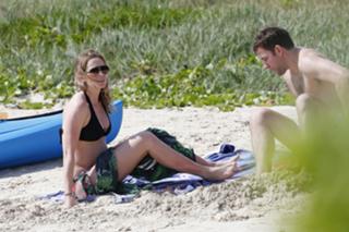 Emily Blunt feet photo thumbnail