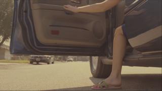 Emily Blunt feet photo thumbnail