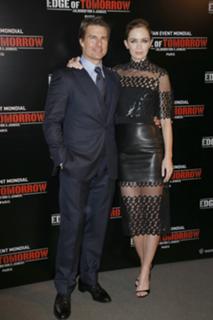 Emily Blunt feet photo thumbnail