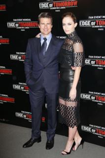 Emily Blunt feet photo thumbnail