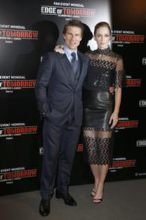 Emily Blunt feet photo thumbnail