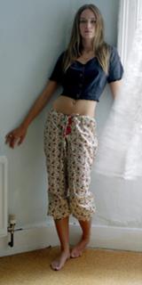 Emily Blunt feet photo thumbnail