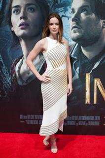 Emily Blunt feet photo thumbnail