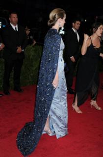 Emily Blunt feet photo thumbnail