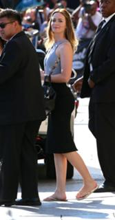 Emily Blunt feet photo thumbnail