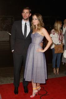 Emily Blunt feet photo thumbnail