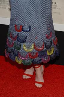 Emily Blunt feet photo thumbnail