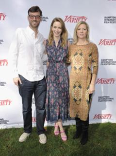 Emily Blunt feet photo thumbnail