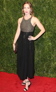 Emily Blunt feet photo thumbnail