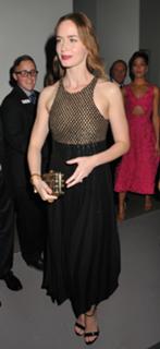 Emily Blunt feet photo thumbnail