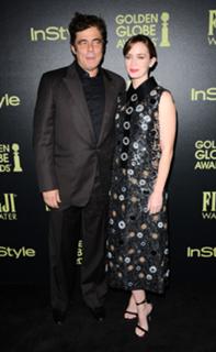 Emily Blunt feet photo thumbnail