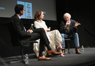 Emily Blunt feet photo thumbnail