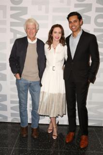 Emily Blunt feet photo thumbnail