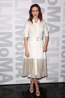 Emily Blunt feet photo thumbnail