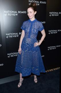 Emily Blunt feet photo thumbnail