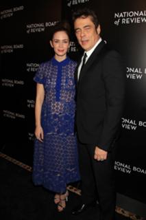 Emily Blunt feet photo thumbnail