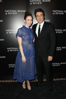 Emily Blunt feet photo thumbnail