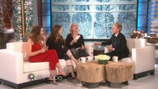 Emily Blunt feet photo thumbnail