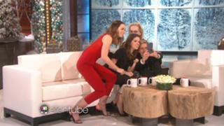 Emily Blunt feet photo thumbnail