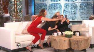 Emily Blunt feet photo thumbnail