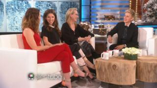 Emily Blunt feet photo thumbnail