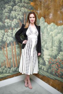 Emily Blunt feet photo thumbnail