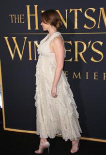 Emily Blunt feet photo thumbnail