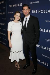 Emily Blunt feet photo thumbnail