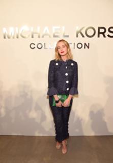 Emily Blunt feet photo thumbnail