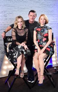 Emily Blunt feet photo thumbnail