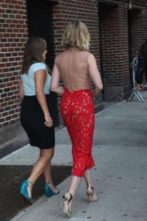 Emily Blunt feet photo thumbnail