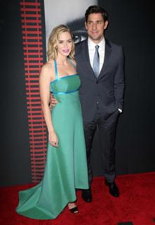 Emily Blunt feet photo thumbnail