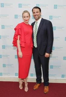 Emily Blunt feet photo thumbnail