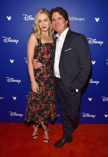 Emily Blunt feet photo thumbnail