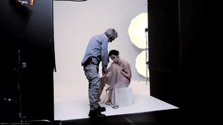 Emily Blunt feet photo thumbnail