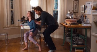 Emily Blunt feet photo thumbnail