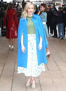 Emily Blunt feet photo thumbnail