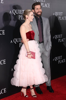 Emily Blunt feet photo thumbnail