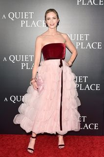 Emily Blunt feet photo thumbnail