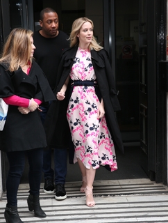 Emily Blunt feet photo thumbnail