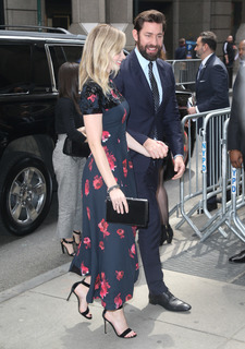 Emily Blunt feet photo thumbnail