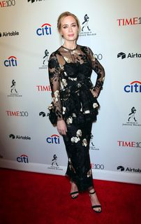 Emily Blunt feet photo thumbnail