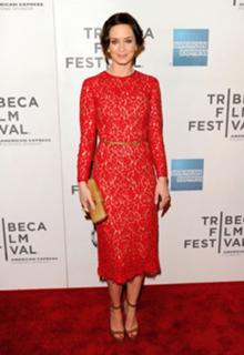 Emily Blunt feet photo thumbnail