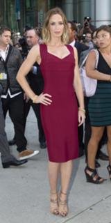 Emily Blunt feet photo thumbnail