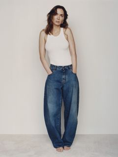 Emily Blunt feet photo thumbnail